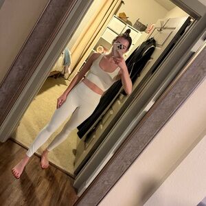 Lululemon set in BONE